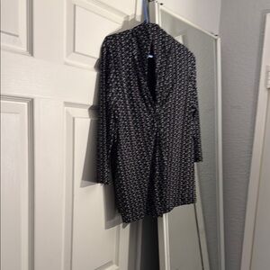 George Monochrome Geometric Top